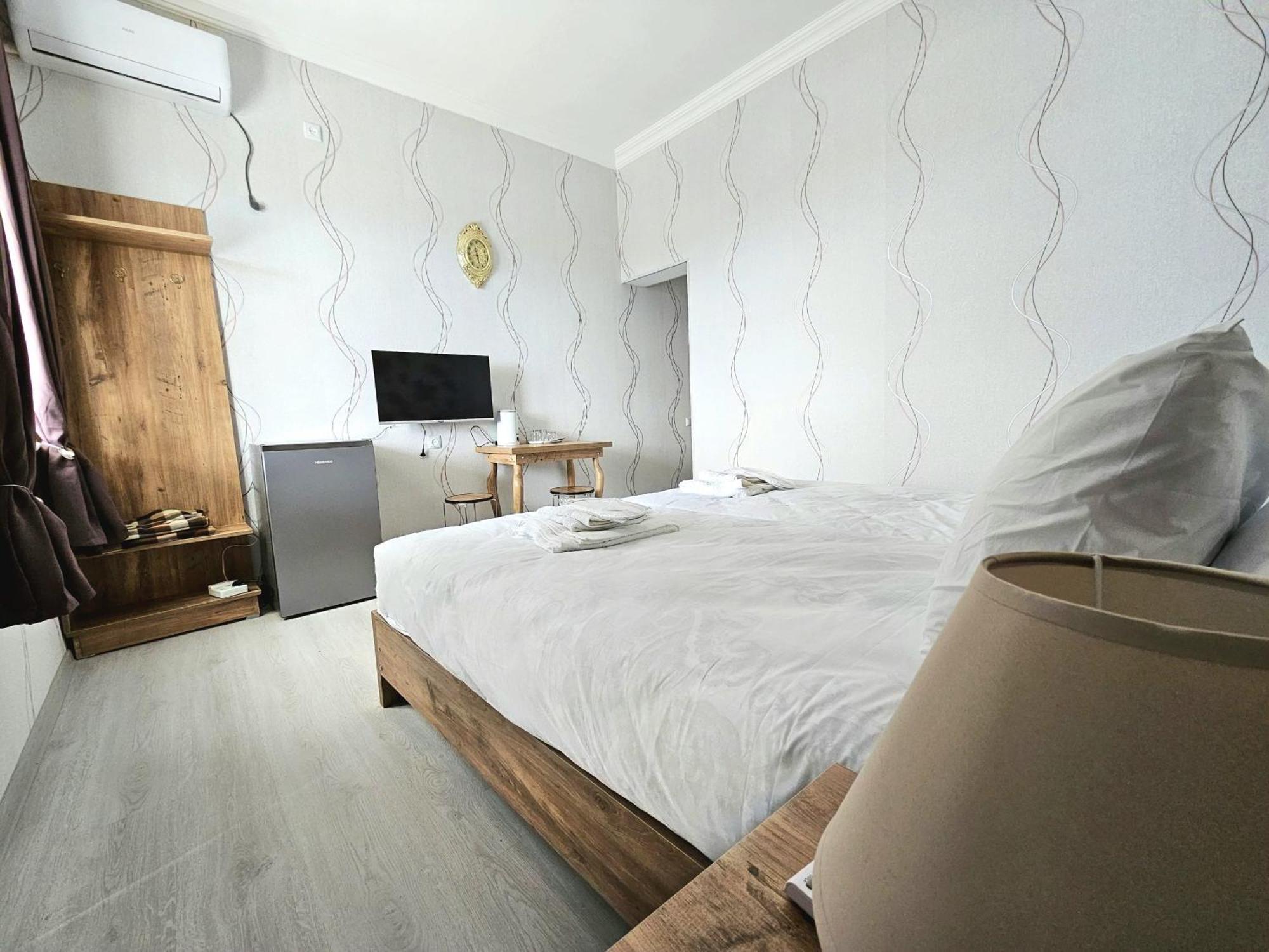 Hilltop Guest House Kutaisi Eksteriør bilde